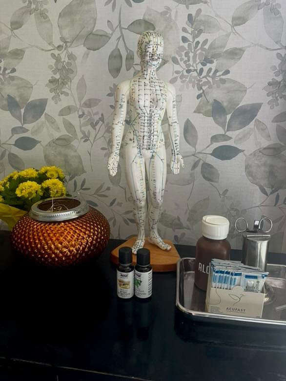 Lunar Yoga + Acupuncture